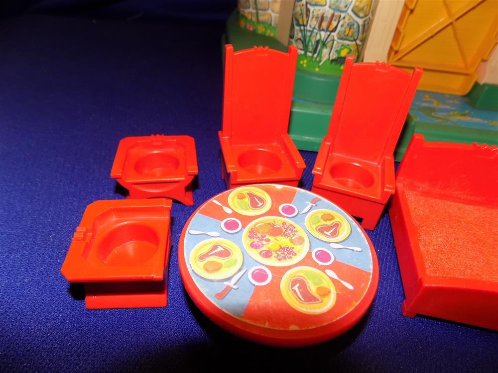 Fisher Price Little People Castle #993 Vintage Complete Nice picture 12038