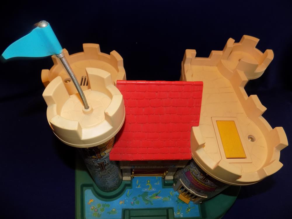 Fisher Price Little People Castle #993 Vintage Complete Nice picture 12041