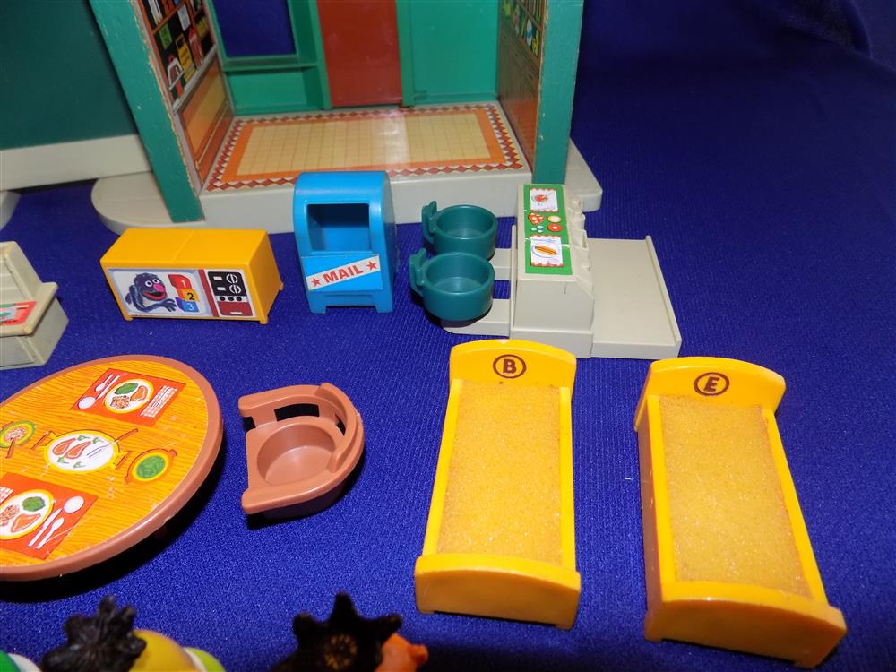 Fisher Price Little People Sesame Street Village #938 Excellent Complete Set picture 11040