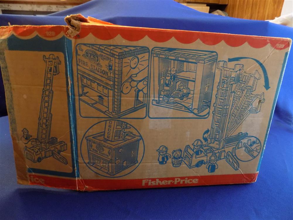 Fisher Price Little People Fire Station #928 Mint in Box  picture 23578
