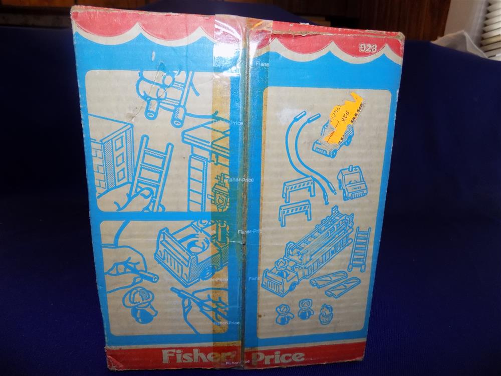 Fisher Price Little People Fire Station #928 Mint in Box  picture 23581