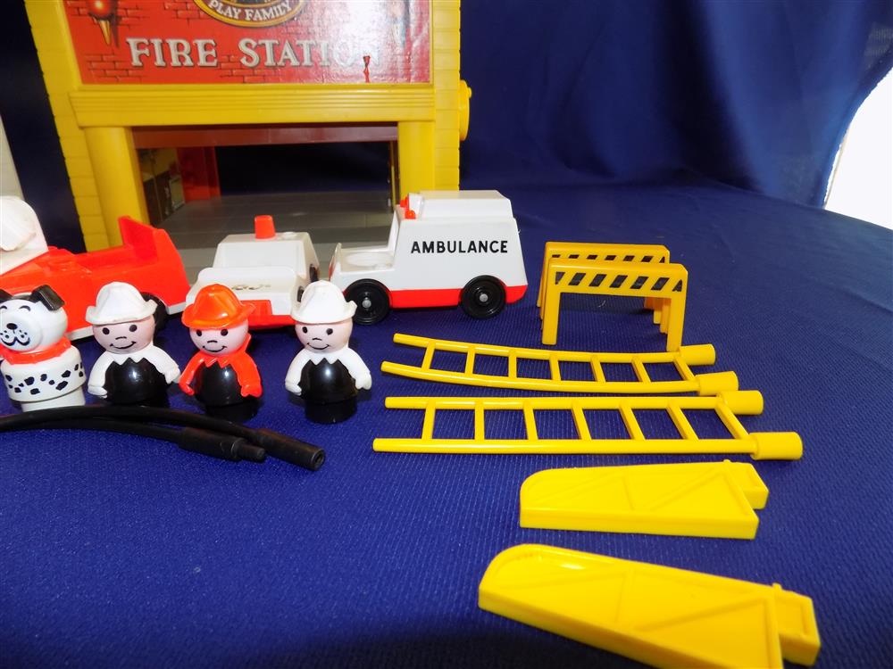 Fisher Price Little People Fire Station #928 Excellent picture 16149