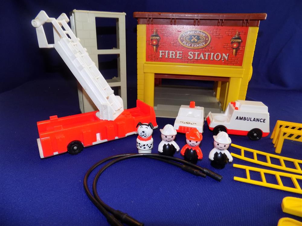 Fisher Price Little People Fire Station #928 Excellent picture 16150