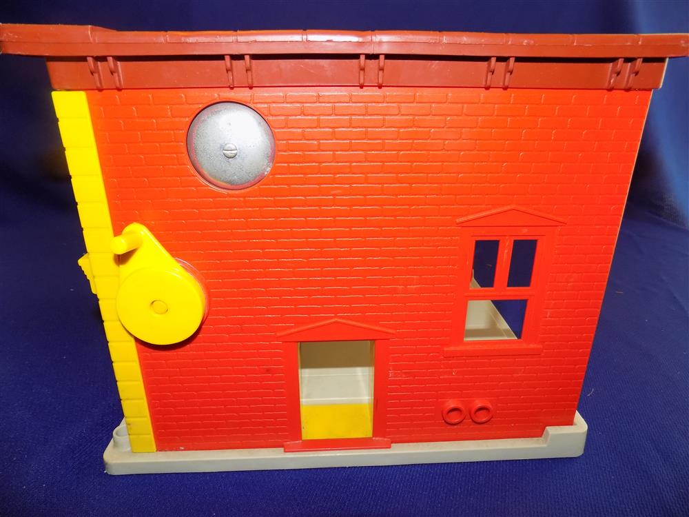 Fisher Price Little People Fire Station #928 Excellent picture 16153