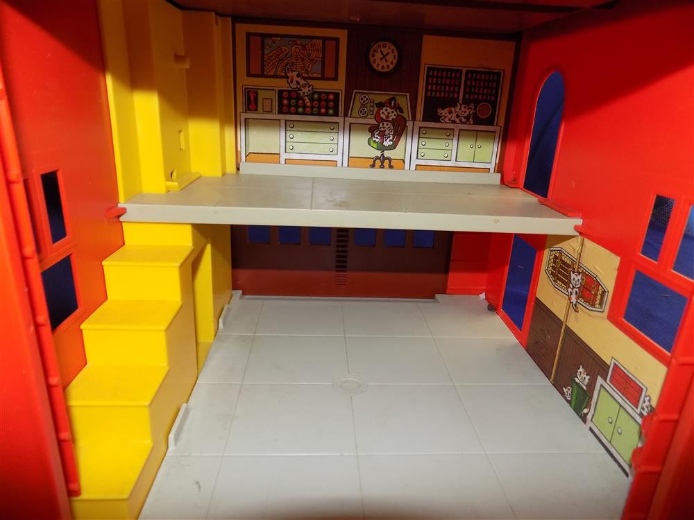 Fisher Price Little People Fire Station #928 Excellent picture 16154