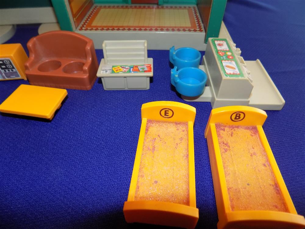 Fisher Price Little People Play Family Sesame Street Village #938 Complete set picture 15112