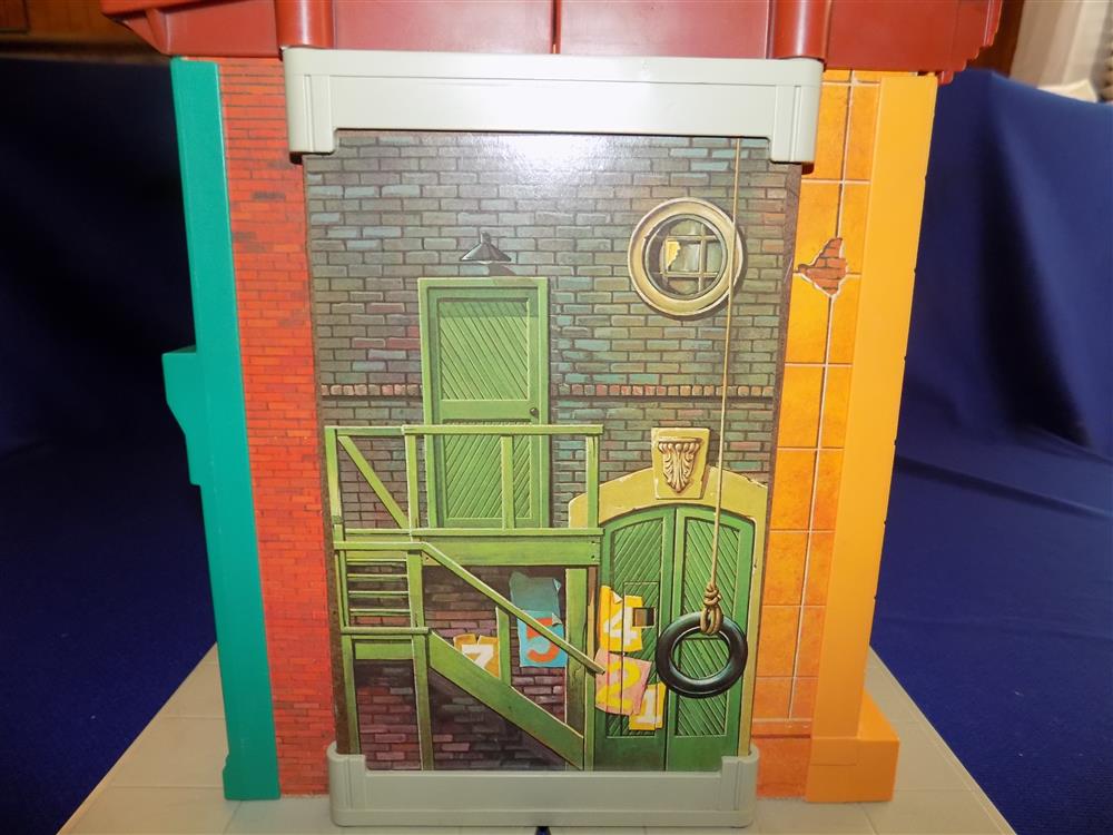 Fisher Price Little People Play Family Sesame Street Village #938 Complete set picture 15121