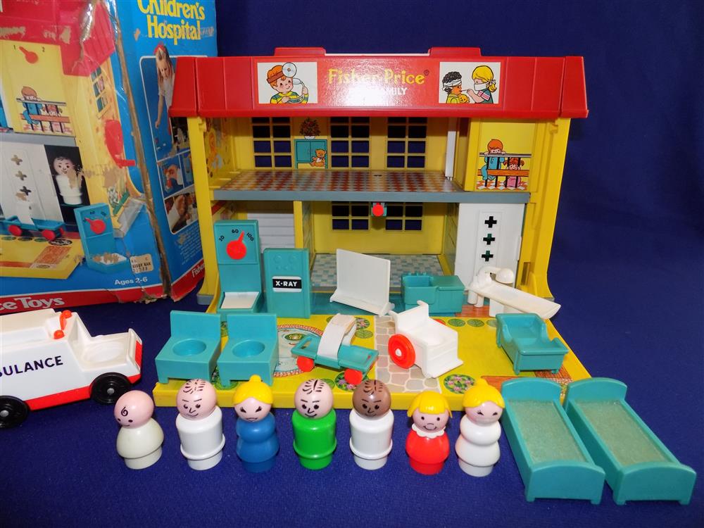 Fisher Price Little People Play Family Childrens Hospital #931 - Near Mint in Box picture 12057