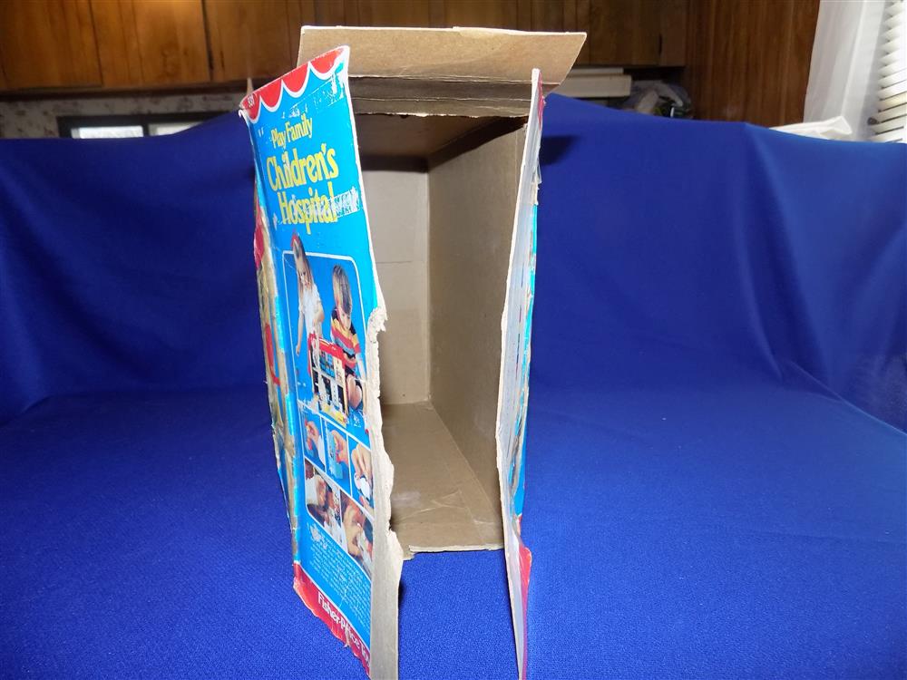 Fisher Price Little People Play Family Childrens Hospital #931 - Near Mint in Box picture 12068