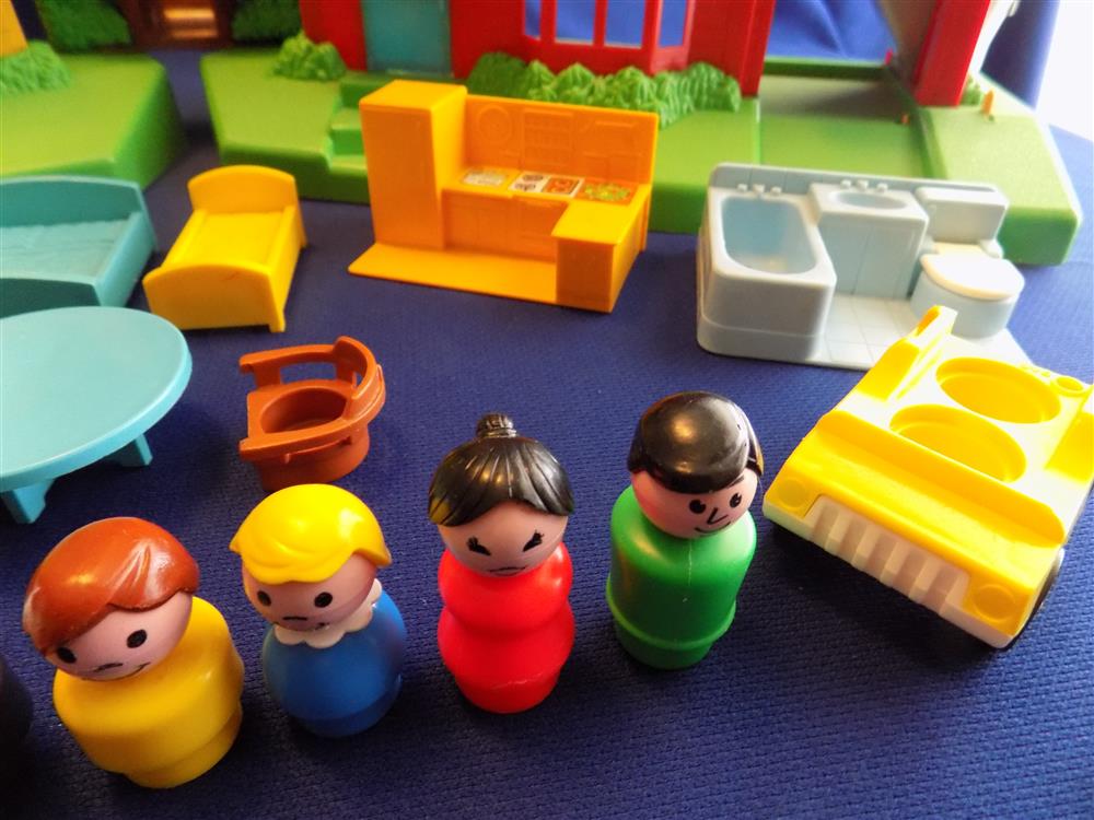 Fisher Price Little People #2551 Neighborhood House Set picture 15124