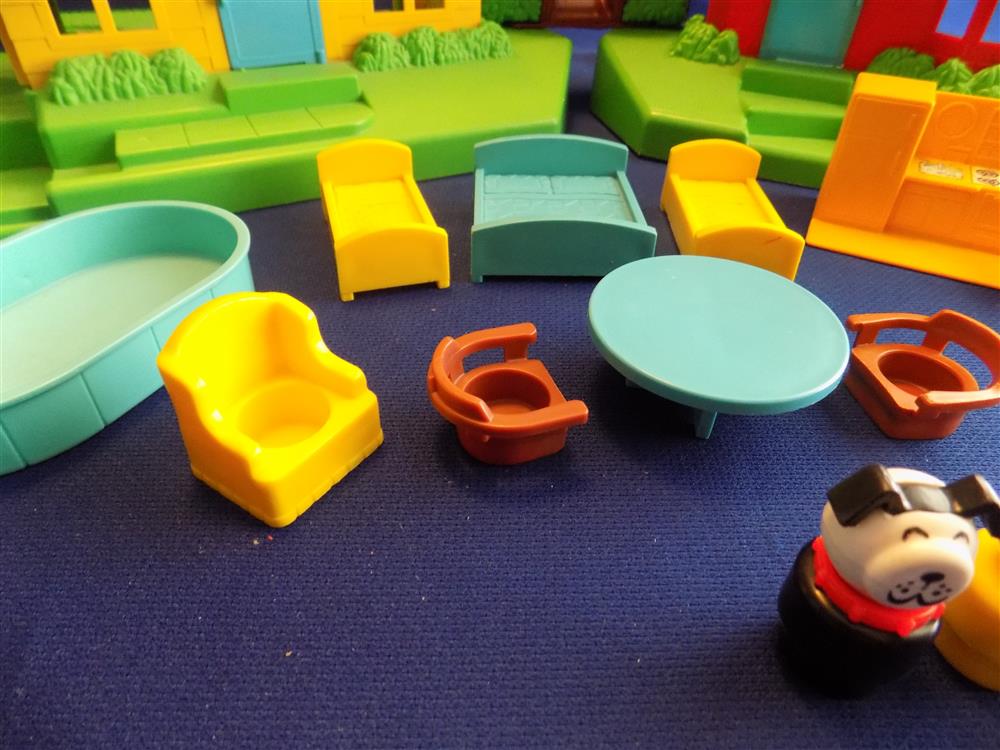Fisher Price Little People #2551 Neighborhood House Set picture 15125