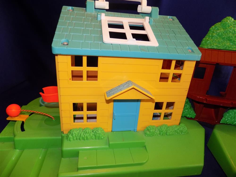 Fisher Price Little People #2551 Neighborhood House Set picture 15128