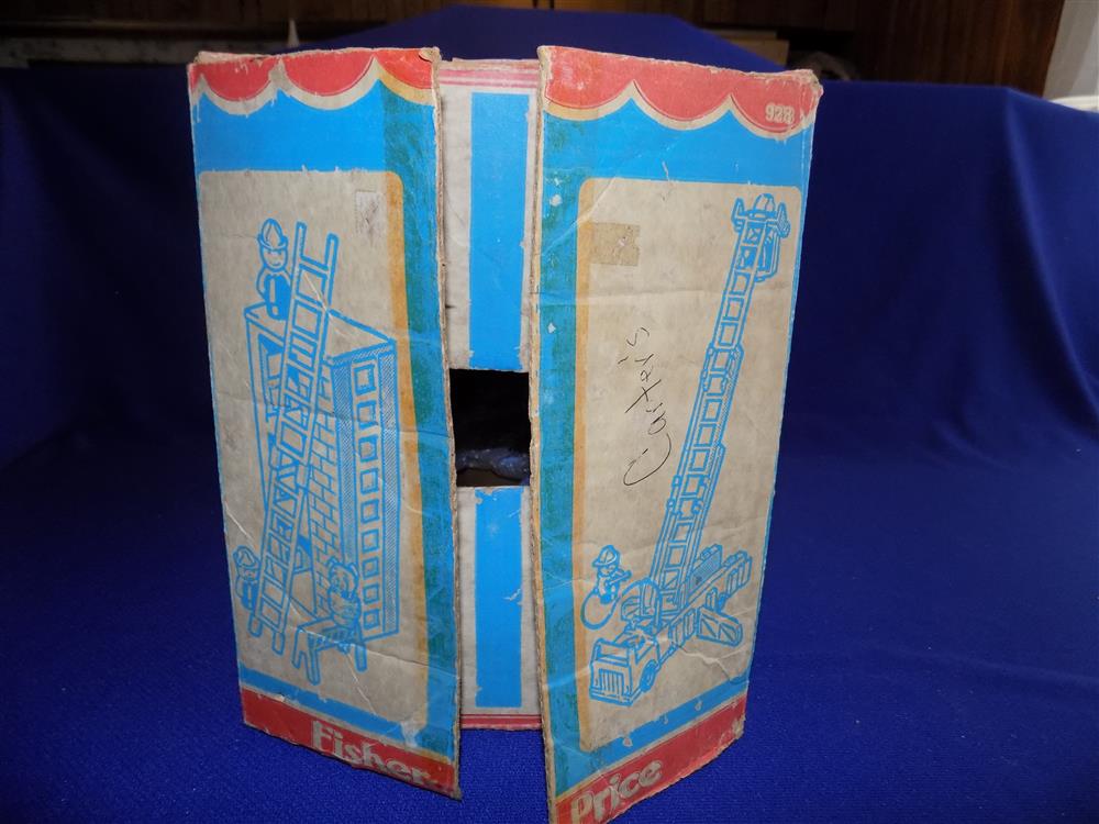 Fisher Price Little People Play Family Fire Station #928 Mint in box picture 15147