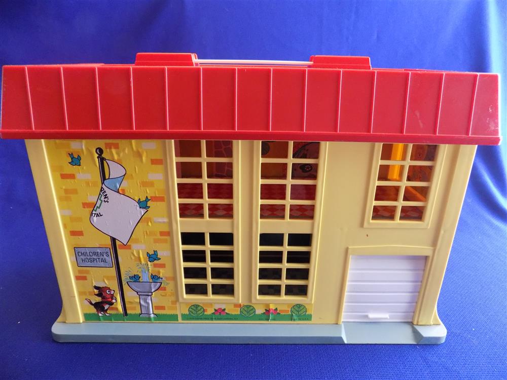 Fisher Price Little People Play Family Hospital #931 Complete picture 16181