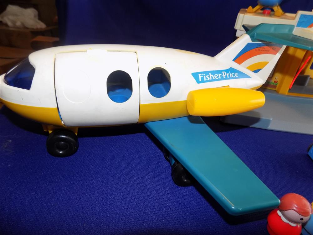 Fisher Price Little People Play Family Jetport #933 Vintage   picture 16206