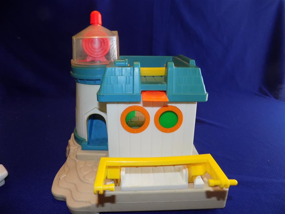 Fisher Price Little People Marina #2582 Vintage picture 13076