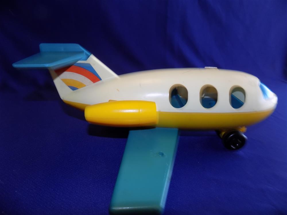 Fisher Price Little People Jetport Airport #933 Incomplete picture 13106