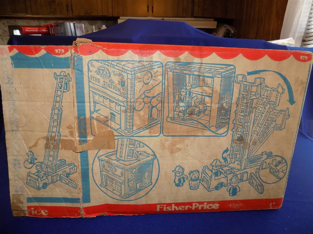 Fisher Price Little People Play Family Fire Station #928 complete in box picture 13119