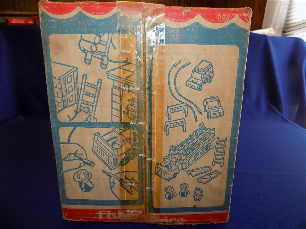Fisher Price Little People Play Family Fire Station #928 complete in box picture 13120