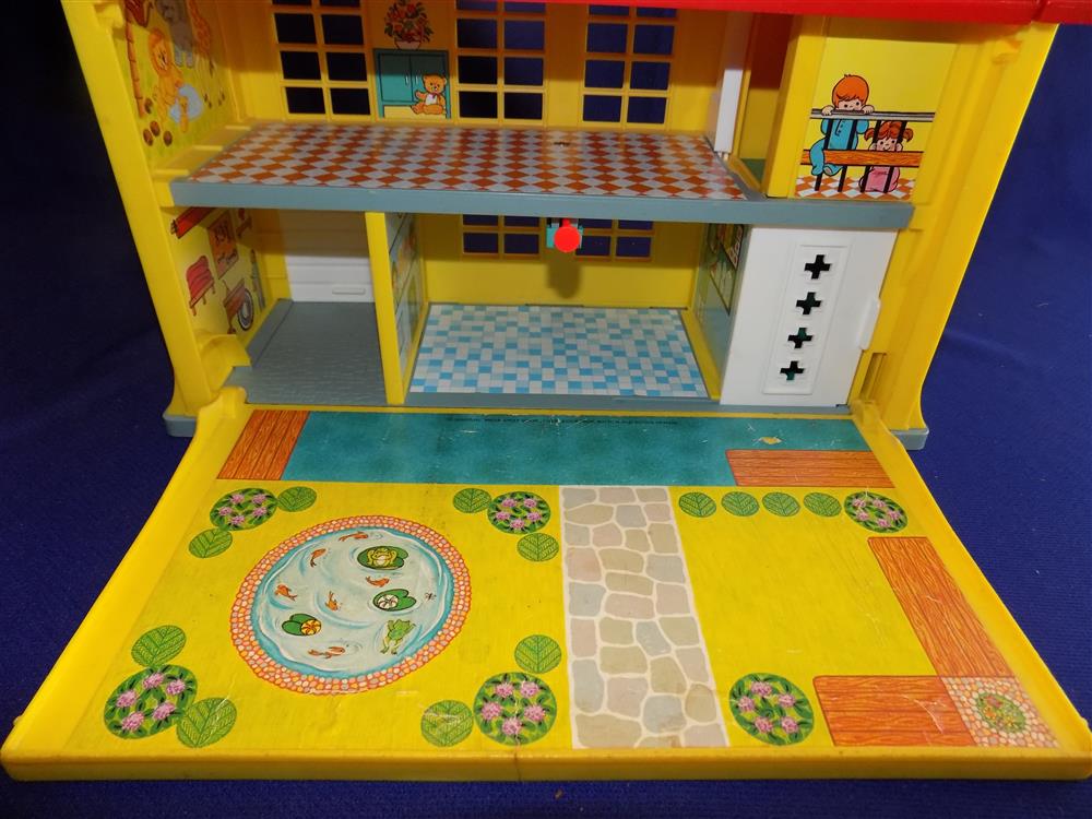 Fisher Price Little People Play Family Hospital #931 Incomplete picture 14114