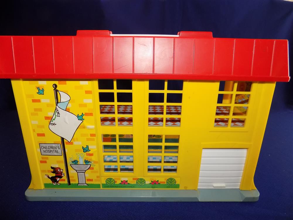 Fisher Price Little People Play Family Hospital #931 Incomplete picture 14116
