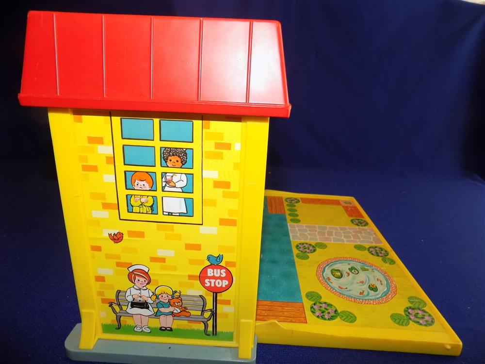 Fisher Price Little People Play Family Hospital #931 Incomplete picture 14117