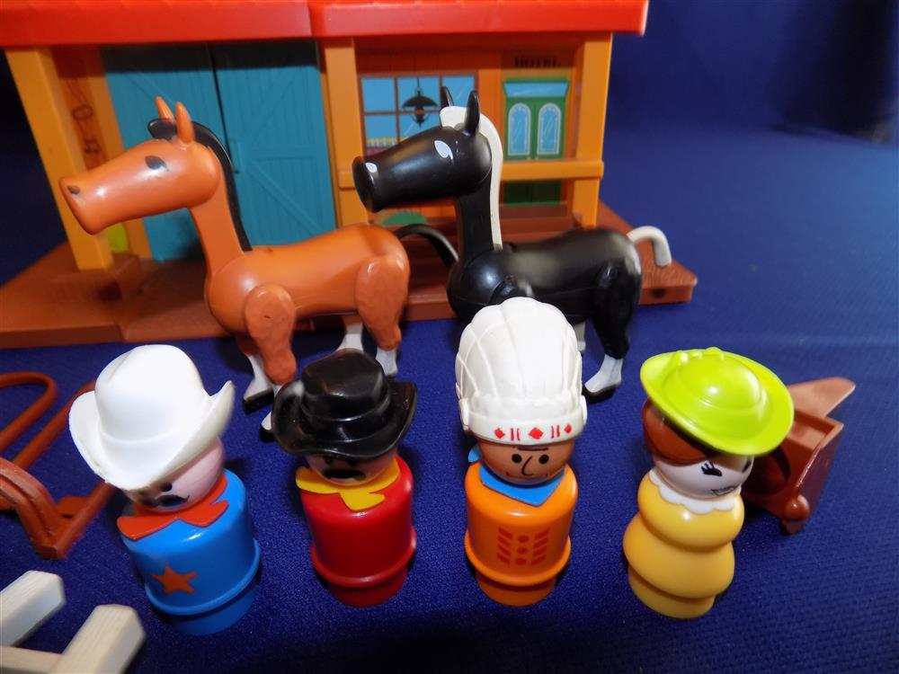 Fisher Price Little People Western Town #934 Mint and complete set picture 14089
