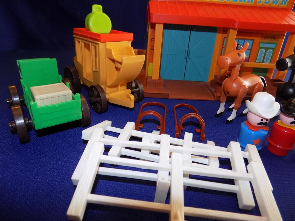 Fisher Price Little People Western Town #934 Mint and complete set picture 14090