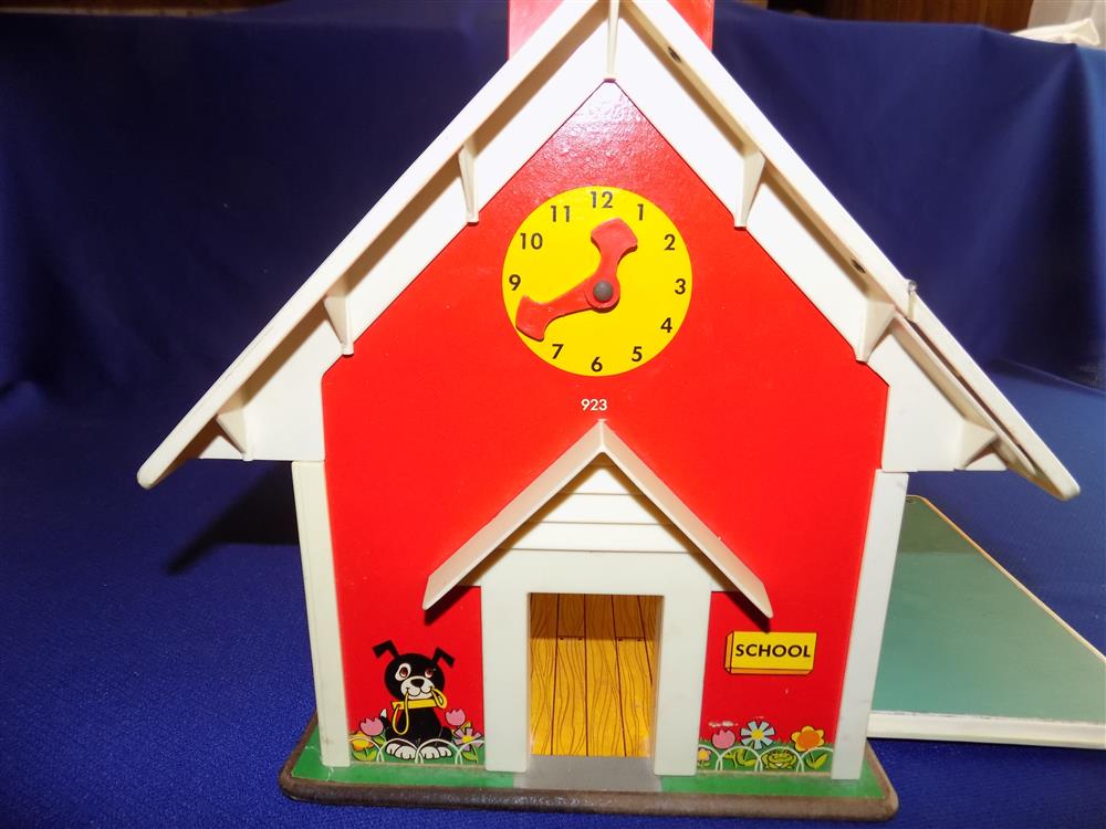 Fisher Price Little People School House #923 Nearly Complete picture 14132