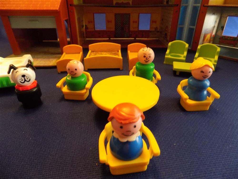 Fisher Price Little People Brown Tudor House #952 Vintage complete set picture 14136