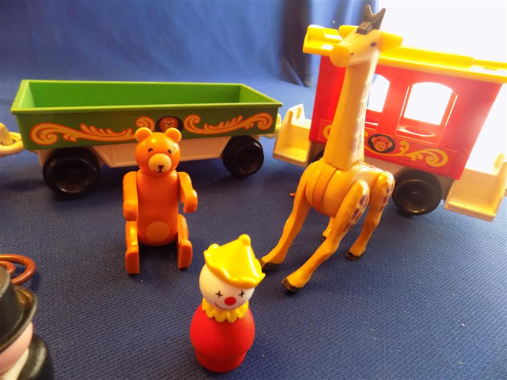 Fisher Price Little People Circus Train Animals #991 picture 14098