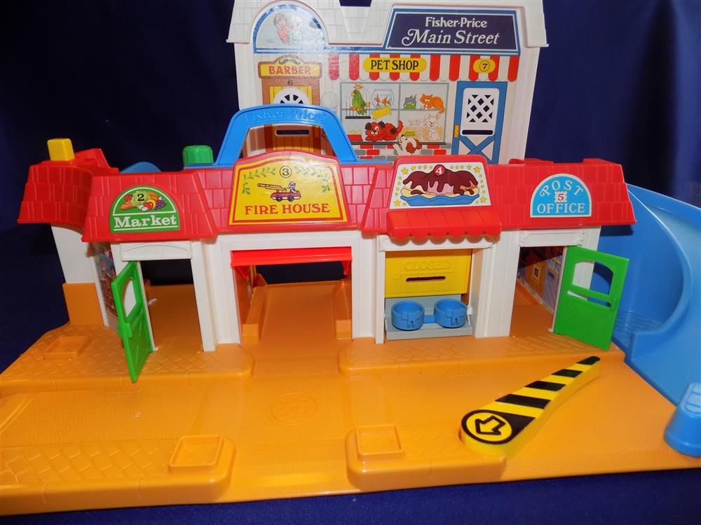 Fisher Price Little People Main Street Village #2500 Mint picture 16259