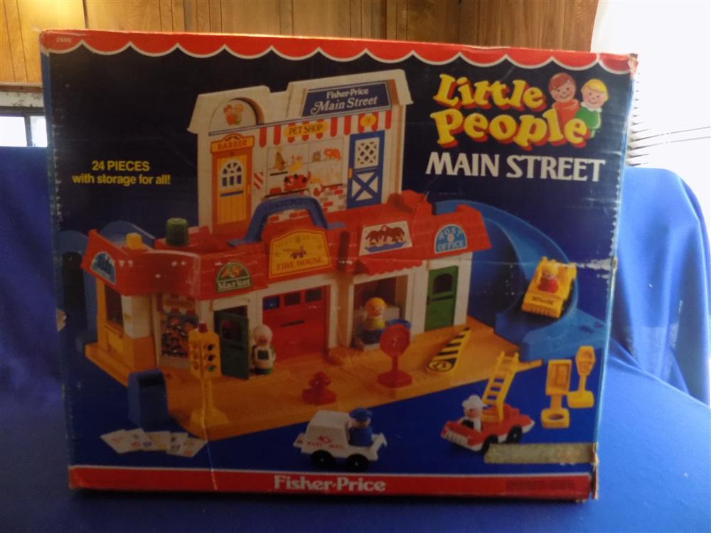 Fisher Price Little People Main Street Village #2500 Mint picture 16261