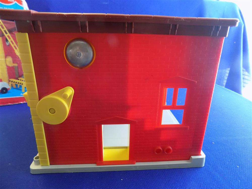 Fisher Price Little People Fire Station #928 Complete with box picture 16248