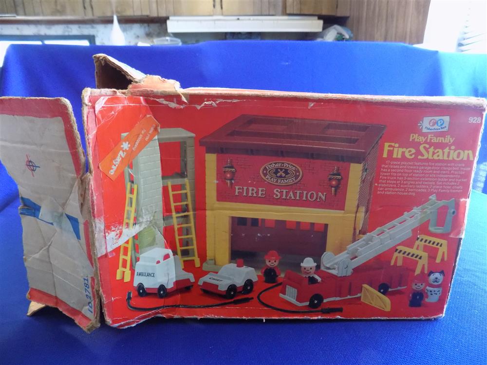 Fisher Price Little People Fire Station #928 Complete with box picture 16254