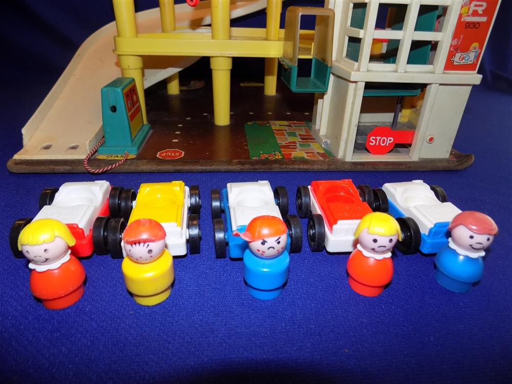 Fisher Price Play Family Action Garage #930 Vintage picture 17245