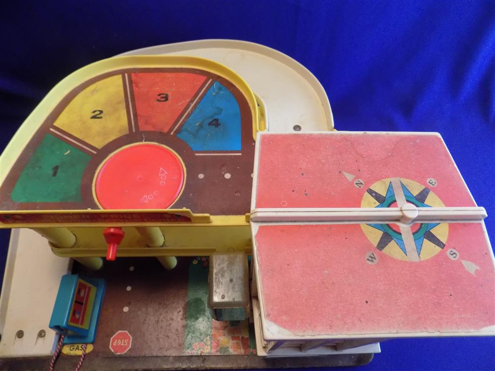 Fisher Price Play Family Action Garage #930 Vintage picture 17247