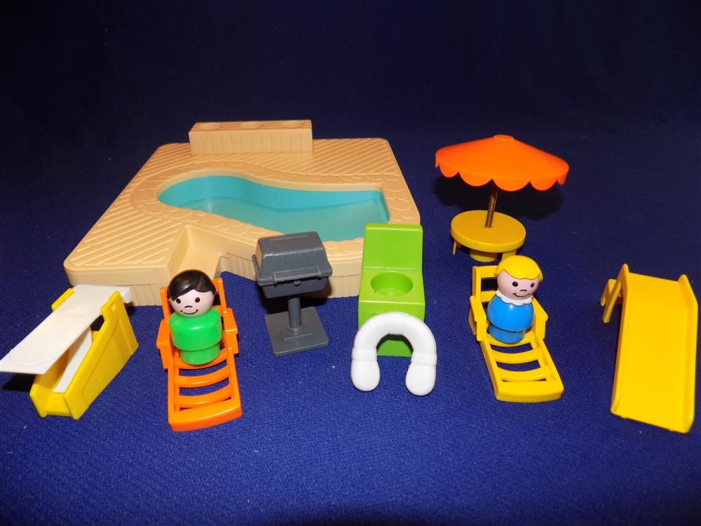 Fisher Price Little People Pool #2526 Complete in Box picture 17296