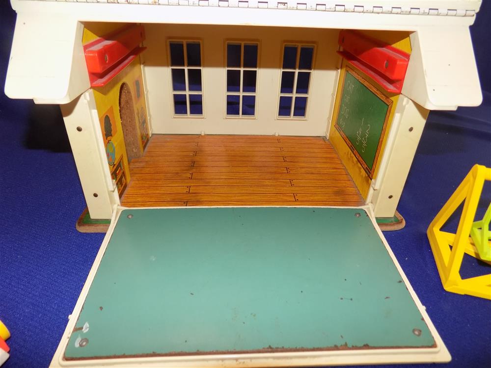 Fisher Price Little People School House #923 Not Complete picture 18305
