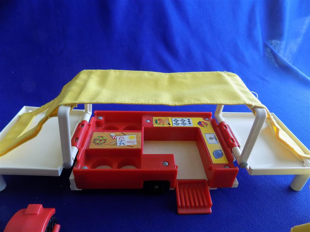 Fisher Price Little People Pop Up Camper Set #992 picture 18334