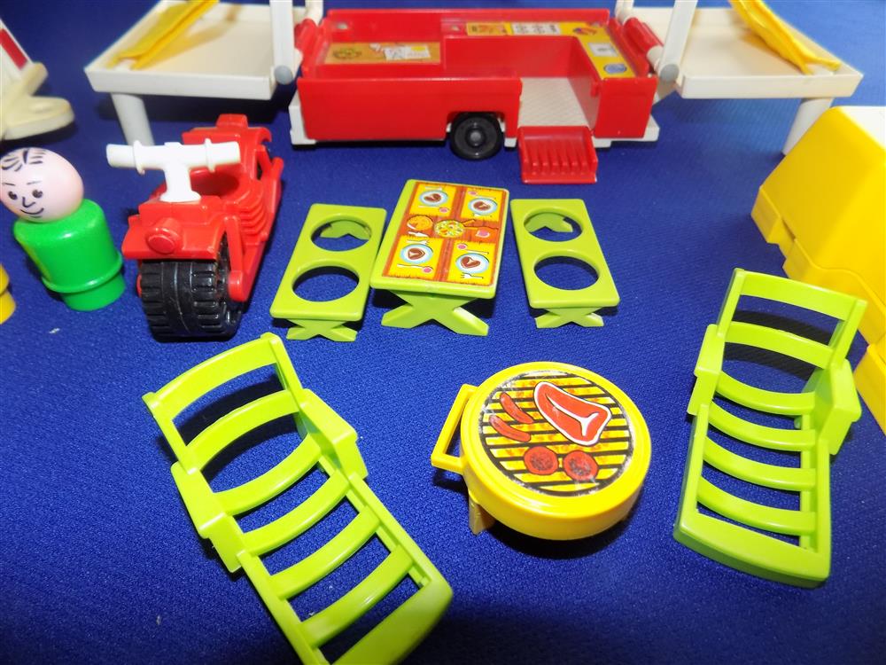 Fisher Price Little People Pop Up Camper Set #992 picture 18335