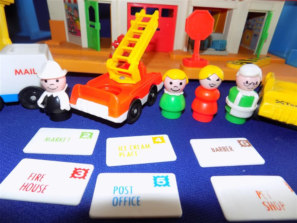 Fisher Price Little People Main Street #2500 Incomplete picture 18343