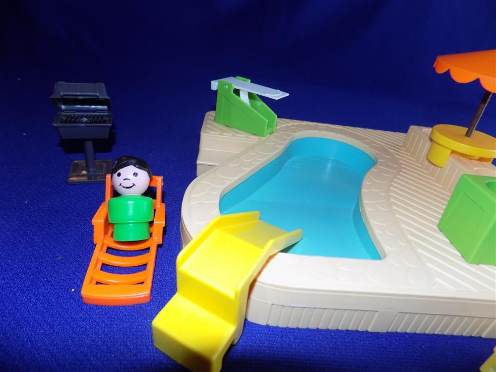 Fisher Price Little People #2526 Pool Set Complete picture 19330
