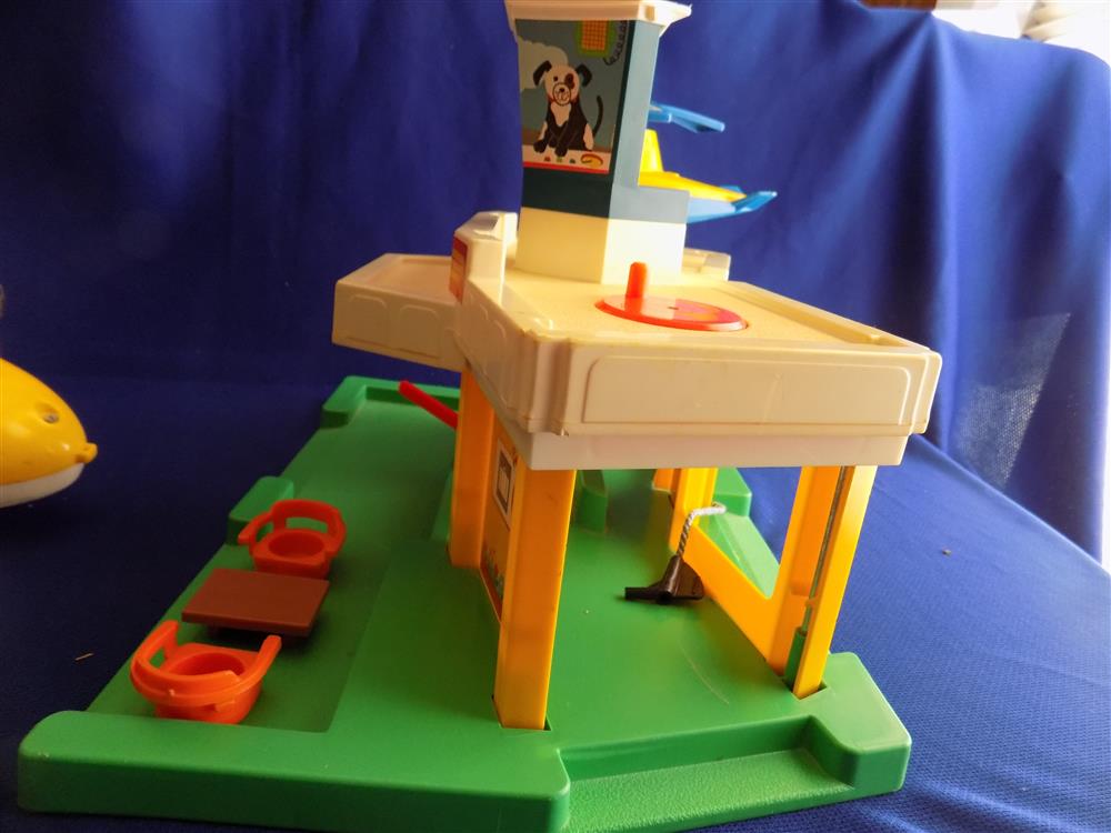 Fisher Price Little People Jetport #2502 Incomplete picture 19351