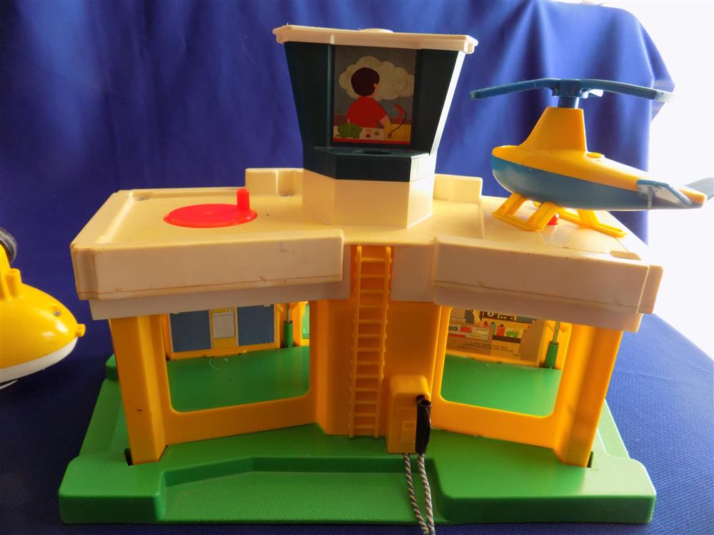 Fisher Price Little People Jetport #2502 Incomplete picture 19352