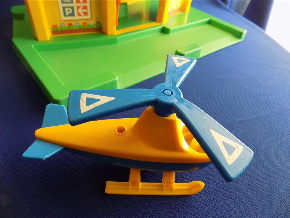 Fisher Price Little People Jetport #2502 Incomplete picture 19354