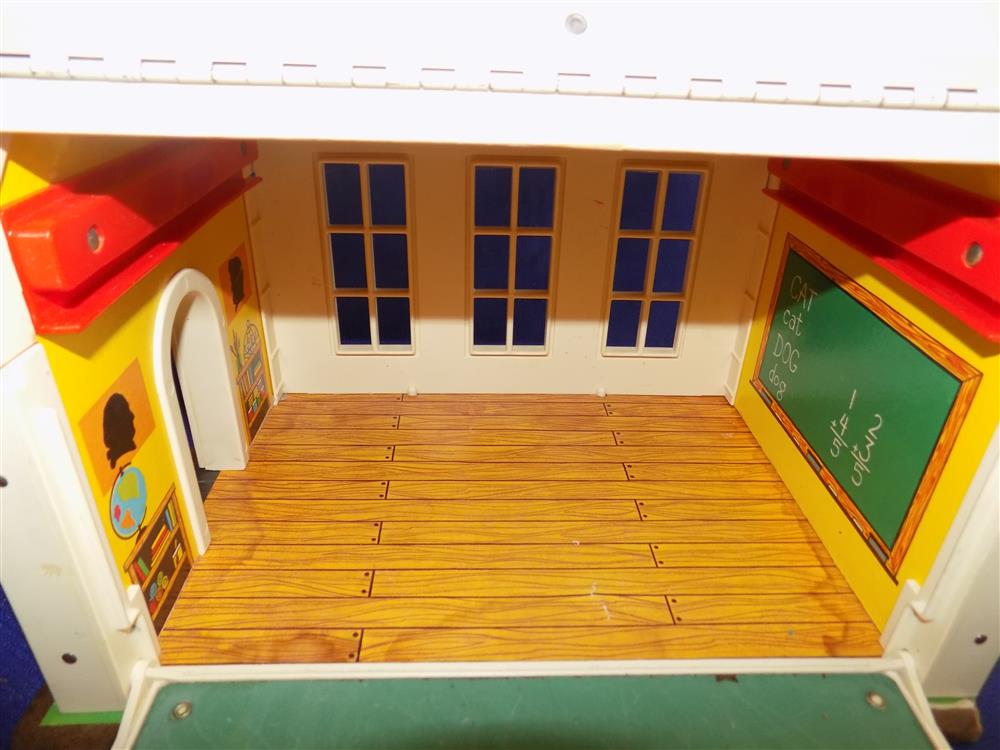 Fisher Price Little People School #923 Not Complete picture 19374