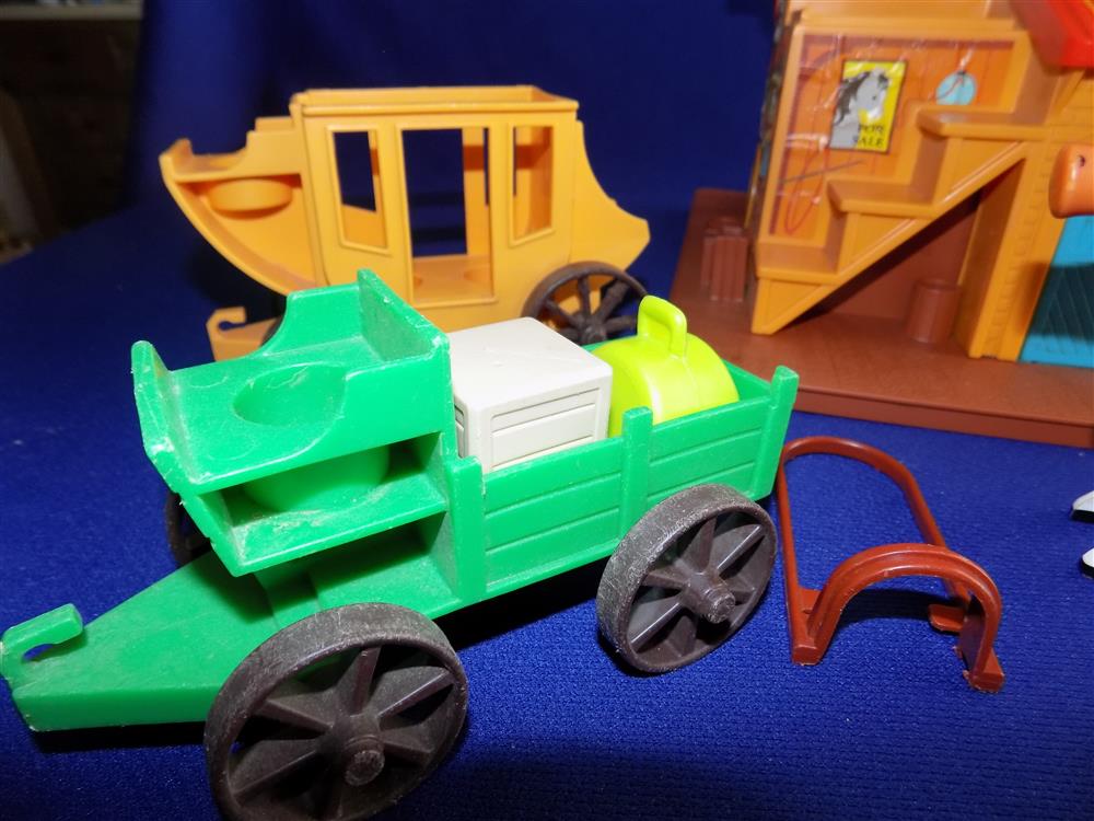 Fisher Price Little People Western Town #934 Incomplete picture 19390