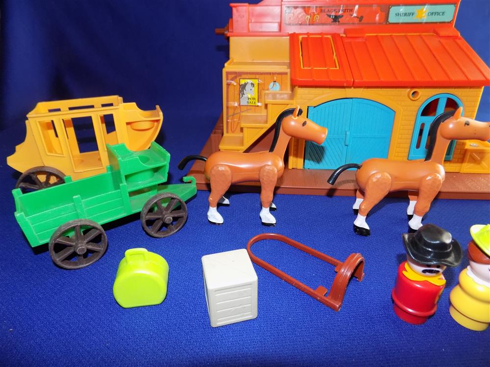 Fisher Price Little People Western Town #934 Incomplete picture 19391