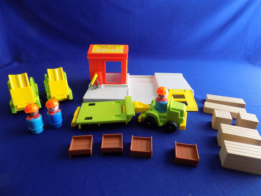 Fisher Price Little People Lift & Load Lumber Yard #944 Mint picture 20395